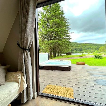 אינברגרי Bonnie Lodge-Lochside Location With Hot Tub מראה חיצוני תמונה