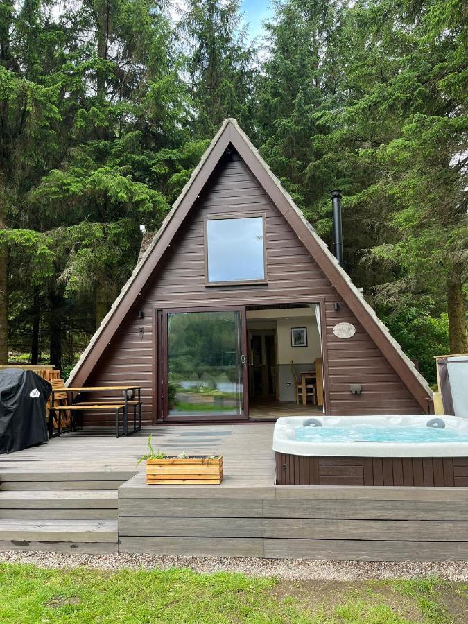 אינברגרי Bonnie Lodge-Lochside Location With Hot Tub מראה חיצוני תמונה