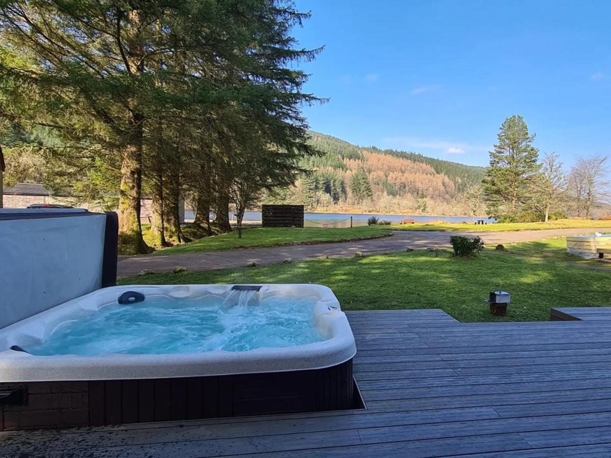 אינברגרי Bonnie Lodge-Lochside Location With Hot Tub מראה חיצוני תמונה
